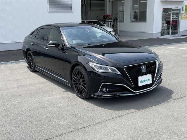 トヨタ クラウン ハイブリッド RS アドバンス 兵庫県 2018(平30)年 7.5万km ブラック 予防安全/Toyota Safety Sence/ プリクラッシュセーフティ/ レーントレーシングアシスト/ レーダークルーズコントロール/ ロードサインアシスト/先行車発進告知機能/ブラインドスポットモニター/後方車両への接近警報/TRDエアロ F/S/R　3点セット/TRD19インチ アルミホイール/ステアリングヒーター/TVキャンセラー/BSM/デジタルインナーミラー/8型ディスプレイオーディオ/３眼LEDヘッドランプ/パドルシフト/ステアリングヒーター/左右独立温度調整オートエアコン/スイングレジスター/合皮コンビシート/パワーシート/シートヒーター/スマートエントリースタートシステム/SRSエアバック(運転席・助手席・サイド・カーテン・ニー)