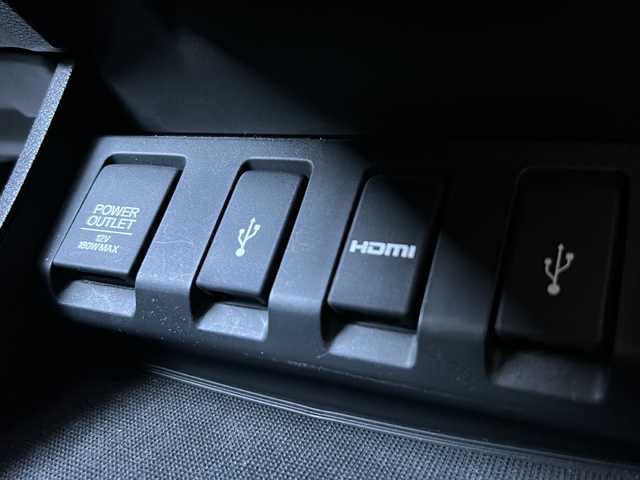 ホンダ ヴェゼル RS ホンダセンシング 神奈川県 2016(平28)年 5.6万km クリスタルブラックパール 純正ナビ(CD/DVD/USB/AUX/BT/フルセグTV)/バックカメラ/レーダークルーズコントロール/パドルシフト/衝突被害軽減ブレーキ/レーンキープアシスト/横滑り防止装置/ハーフレザーシート/D/N席シートヒーター/ビルトインETC/前方ドライブレコーダー/ワイパーデアイサー/純正18インチアルミ/純正フロアマット/ドアバイザー/ISOFIX/スペアキー×1/保証書/取扱説明書