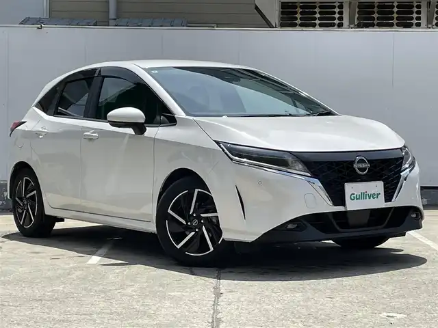 日産 ノート X FOUR 青森県 2021(令3)年 1万km ピュアホワイトパール AIS評価5点/4WD/ワンオーナー/純正フルセグTV/純正HDDナビ/AM/FM/BT/USB/HDMI/ステアリングヒーター/シートヒーター/純正ドライブレコーダー/純正ETC2.0/全方位モニター/アイドリングストップ/LEDヘッドライト/LEDフォグランプ/パーキングアシスト/オートブレーキホールド/プリクラッシュ/横滑り防止装置/保証書/取扱説明書