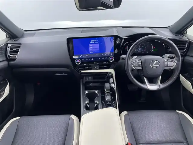 レクサス ＮＸ 250 バージョンL 福井県 2023(令5)年 2.3万km グラファイトブラックガラスフレーク ワンオーナー/純正１４インチディスプレイオーディオ/フルセグTV/Bluetooth/Miracast/AM/FM/サンルーフ/レクサスセーフティシステム/・歩行者検知機能付衝突回避支援型プリクラッシュセーフティ/・歩行者注意喚起/・衝突警報/・プリクラッシュブレーキアシスト/・プリクラッシュブレーキ/・低速時加速抑制/・交差点右左折支援/・アクティブ操舵回避支援/・アクティブアシスト（フロントシートベルト）/・プリクラッシュシートバック/・サスペンションコントロール/・ステアリングコントロール/・レーンディパーチャーアラート/・オートマチックハイビーム/・レーダークルーズコントロール/ アドバンストパーク/パワーバックドア/パノラミックビュー/ステアリングヒーター/革ステアリング/ステアリングリモコン/ステアリングチルド機構/リアワイパー/ウィンカー・電動格納式ミラー/オートライト /LEDヘッドライト/LEDフォグランプ/純正２０インチアルミ/純正フロアマット