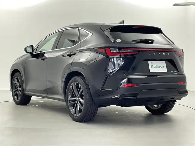 レクサス ＮＸ 250 バージョンL 福井県 2023(令5)年 2.3万km グラファイトブラックガラスフレーク ワンオーナー/純正１４インチディスプレイオーディオ/フルセグTV/Bluetooth/Miracast/AM/FM/サンルーフ/レクサスセーフティシステム/・歩行者検知機能付衝突回避支援型プリクラッシュセーフティ/・歩行者注意喚起/・衝突警報/・プリクラッシュブレーキアシスト/・プリクラッシュブレーキ/・低速時加速抑制/・交差点右左折支援/・アクティブ操舵回避支援/・アクティブアシスト（フロントシートベルト）/・プリクラッシュシートバック/・サスペンションコントロール/・ステアリングコントロール/・レーンディパーチャーアラート/・オートマチックハイビーム/・レーダークルーズコントロール/ アドバンストパーク/パワーバックドア/パノラミックビュー/ステアリングヒーター/革ステアリング/ステアリングリモコン/ステアリングチルド機構/リアワイパー/ウィンカー・電動格納式ミラー/オートライト /LEDヘッドライト/LEDフォグランプ/純正２０インチアルミ/純正フロアマット