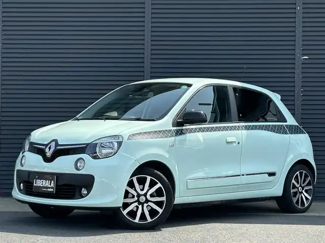 ルノー トゥインゴ ラ・パリジェンヌ 茨城県 2019(平31)年 0.9万km Ｌグリーン １７０台限定車　/クルーズコントロール　/社外ナビ　/バックカメラ　/フルセグ　/ＢＴ　/ＵＳＢ　/ＡＵＸ　/半革シート　/シートヒーター　/ＥＴＣ　/純正１６インチＡＷ　/パークセンサー　/ドラレコ　/アイドリングストップ/禁煙車