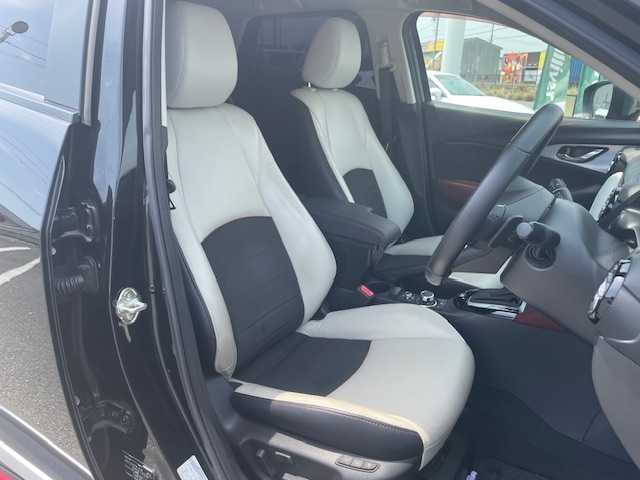 マツダ ＣＸ－３ 20S Lパッケージ 三重県 2018(平30)年 4.4万km ジェットブラックマイカ 1オーナー/アドバンスドスマートシティブレーキサポート/後退時スマートシティブレーキサポート/AT誤発進抑制制御/スマートブレーキサポート/レーダークルーズコントロール/ブラインドスポットモニタリング/パーキングセンサー/車線逸脱警報システム/ドライバーアテンションアラート/BOSEサウンドシステム/純正SDナビ/フルセグTV/【CD/DVD/Bluetooth/USB/AUX】/バックカメラ/ETC/ドライブレコーダー/パドルシフト/ヘッドアップディスプレイ/ハーフレザーシート/D席パワーシート/D/N席シートヒーター/ステアリングヒーター/パドルシフト/オートライト/アダプティブLEDヘッドランプ/シグネチャーLEDランプ/LEDフロントフォグランプ/215/50R18インチ純正AW/純正エアロパーツ/プッシュスタート/スマートキー/純正フロアマット