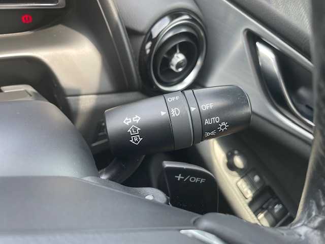 マツダ ＣＸ－３ 20S Lパッケージ 三重県 2018(平30)年 4.4万km ジェットブラックマイカ 1オーナー/アドバンスドスマートシティブレーキサポート/後退時スマートシティブレーキサポート/AT誤発進抑制制御/スマートブレーキサポート/レーダークルーズコントロール/ブラインドスポットモニタリング/パーキングセンサー/車線逸脱警報システム/ドライバーアテンションアラート/BOSEサウンドシステム/純正SDナビ/フルセグTV/【CD/DVD/Bluetooth/USB/AUX】/バックカメラ/ETC/ドライブレコーダー/パドルシフト/ヘッドアップディスプレイ/ハーフレザーシート/D席パワーシート/D/N席シートヒーター/ステアリングヒーター/パドルシフト/オートライト/アダプティブLEDヘッドランプ/シグネチャーLEDランプ/LEDフロントフォグランプ/215/50R18インチ純正AW/純正エアロパーツ/プッシュスタート/スマートキー/純正フロアマット