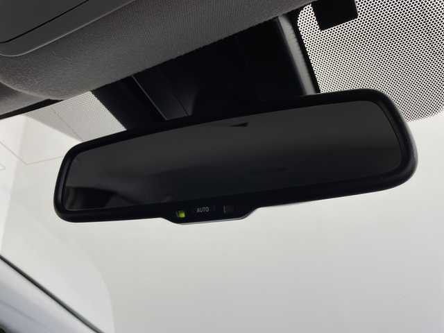 トヨタ プリウス Sセーフティプラス 鹿児島県 2017(平29)年 14.6万km アティチュードブラックマイカ TEIN車高調/純正型ナビ/（フルセグＴＶ/Bluetooth)/HDMI/シートヒーター/バックカメラ/ヘッドアップディスプレイ/ＥＴＣ/セーフティセンス/シートカバー/衝突軽減/レーダークルーズコントロール/ＬＥＤヘッドライト/社外19インチアルミホイール/オートライト/フォグランプ/保証書/取扱説明書