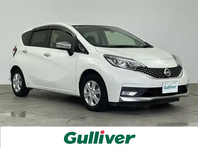 日産 ノート X モード・プレミア 大分県 2017(平29)年 6.6万km ブリリアントホワイトパール 純正ナビ　/（フルセグ/CD/DVD/Bluetooth）/エマージェンシーブレーキ/レーンアラート/前後ドライブレコーダー/オートライト/オートエアコン/プッシュスタート・スマートキー/純正フロアマット/保証書・取扱説明書/スペアキー