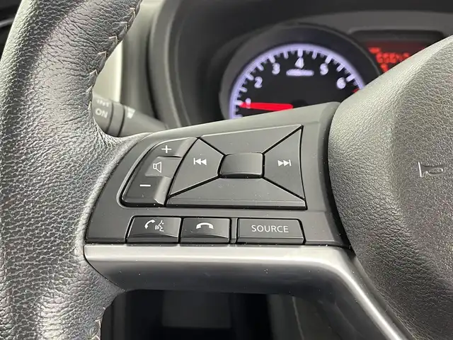 日産 ノート X モード・プレミア 大分県 2017(平29)年 6.6万km ブリリアントホワイトパール 純正ナビ　/（フルセグ/CD/DVD/Bluetooth）/エマージェンシーブレーキ/レーンアラート/前後ドライブレコーダー/オートライト/オートエアコン/プッシュスタート・スマートキー/純正フロアマット/保証書・取扱説明書/スペアキー
