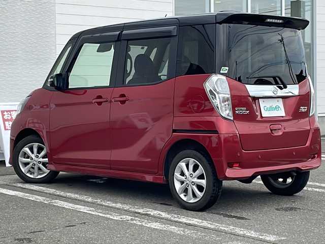 日産 デイズ ルークス ハイウェイスターX 秋田県 2019(令1)年 3.3万km スパークリングレッド/ブラック ワンオーナー/全方位カメラ/左後ろパワースライドドア/純正14インチアルミホイール/4WD/前後コーナーセンサー/スペアキー/社外14インチアルミ付きスタッドレスタイヤ積み込み