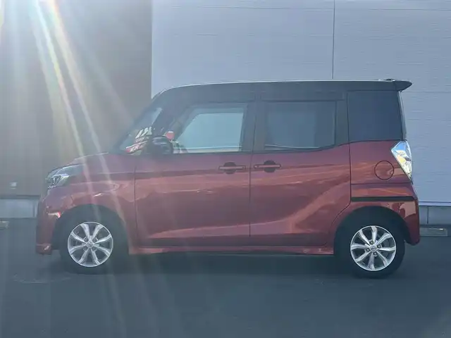 日産 デイズ ルークス ハイウェイスターX 秋田県 2019(令1)年 3.3万km スパークリングレッド/ブラック ４WD/片側パワスラ/衝突軽減システム/LEDヘッドライト/純正オーディオ（AM/FM/CD）/全方位カメラ/アラウンドビューモニター/純正アルミ/スマートキー/アイドリングストップ/コーナーセンサー/プッシュスタート/レーンキープアシスト/オートマチックハイビーム/ステアリングスイッチ/運転席シートヒーター/純正フロアマット/純正ドアバイザー/オートライト/オートエアコン/パワーステアリング/パワーウィンドウ/横滑り防止/電動格納ウィンカーミラー/保証書/取扱説明書/記録簿