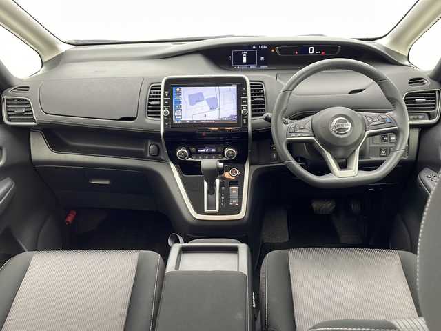 日産 セレナ ハイウェイスター プロパイロットED 千葉県 2017(平29)年 3.5万km ブリリアントホワイトパール 純正8インチナビ/フルセグTV/バックカメラ/両側パワースライドドア/衝突被害軽減ブレーキ/レーンキープアシスト/プロパイロット/前後ドライブレコーダー/ビルトインETC/アイドリングストップ/プッシュスタート/純正フロアマット