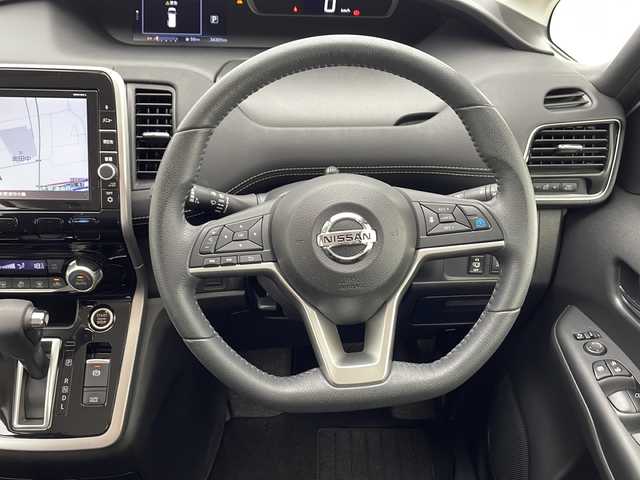 日産 セレナ ハイウェイスター プロパイロットED 千葉県 2017(平29)年 3.5万km ブリリアントホワイトパール 純正8インチナビ/フルセグTV/バックカメラ/両側パワースライドドア/衝突被害軽減ブレーキ/レーンキープアシスト/プロパイロット/前後ドライブレコーダー/ビルトインETC/アイドリングストップ/プッシュスタート/純正フロアマット