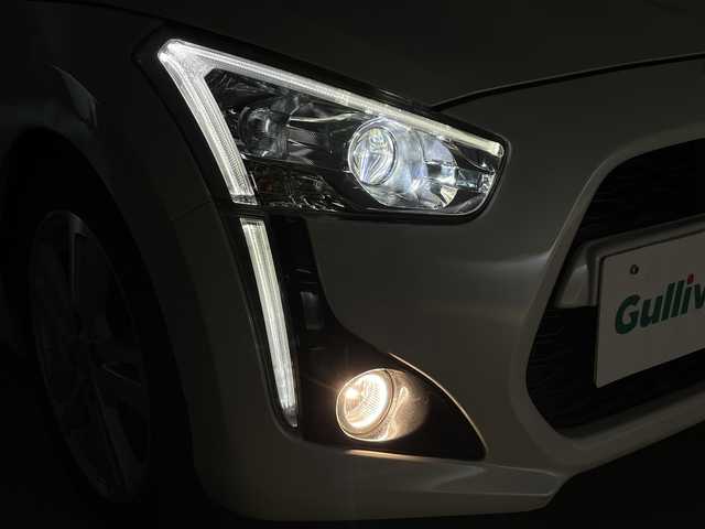 ダイハツ コペン ローブ 群馬県 2014(平26)年 3.2万km パールホワイトⅢ carrozzeria7インチナビ/・AM/FM/CD/DVD/SD/Bluetooth/フルセグTV/バックカメラ/シートヒーター/オートエアコン/プッシュスタート/スマートキー/電動オープン/ステアリングスイッチ/電動ミラー/アイドリングストップ/横滑り防止装置/純正フロアマット/ETC/純正16インチアルミホイール