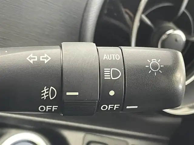 トヨタ アクア クロスオーバー グラム 茨城県 2019(令1)年 3.8万km ブラックマイカ 純正ナビ/バックカメラ/フルセグ/衝突被害軽減ブレーキ/車線逸脱抑制装置/オートマチックハイビーム/クリアランスソナー/ETC/ドラレコ/シートヒーター/純正16インチAW/LEDヘッドライト/スマートキー