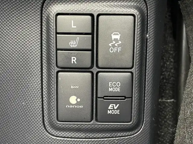 トヨタ アクア クロスオーバー グラム 茨城県 2019(令1)年 3.8万km ブラックマイカ 純正ナビ/バックカメラ/フルセグ/衝突被害軽減ブレーキ/車線逸脱抑制装置/オートマチックハイビーム/クリアランスソナー/ETC/ドラレコ/シートヒーター/純正16インチAW/LEDヘッドライト/スマートキー