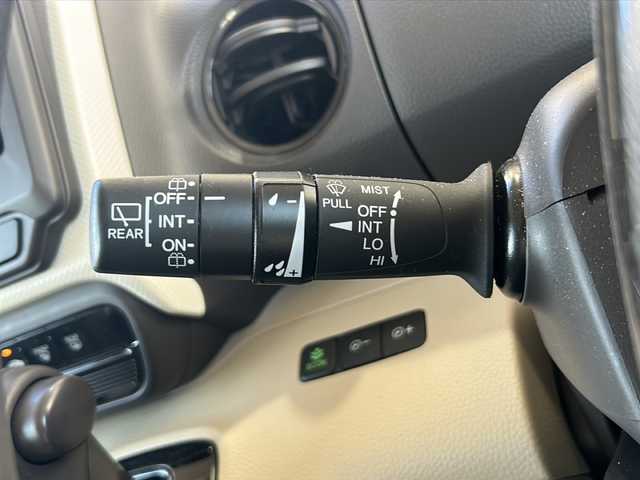 ホンダ Ｎ ＢＯＸ G L ホンダセンシング 静岡県 2018(平30)年 1.8万km プレミアムホワイトパールⅡ ホンダセンシング/・バックカメラ/・クルーズコントロール/・プリクラッシュ/・レーンキープアシスト/純正ナビ/・フルセグTV/・DVD/・CD/・Bluetooth/・ラジオ/主要装備/・ワンオーナー/・ドアバイザー/・プッシュスタート/・片側パワースライドドア/・ETC/・パワーステアリング/・パワーウィンドウ/・純正フロアマット/・オートライト