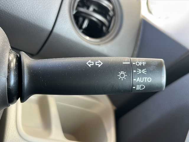 ホンダ Ｎ ＢＯＸ G L ホンダセンシング 静岡県 2018(平30)年 1.8万km プレミアムホワイトパールⅡ ホンダセンシング/・バックカメラ/・クルーズコントロール/・プリクラッシュ/・レーンキープアシスト/純正ナビ/・フルセグTV/・DVD/・CD/・Bluetooth/・ラジオ/主要装備/・ワンオーナー/・ドアバイザー/・プッシュスタート/・片側パワースライドドア/・ETC/・パワーステアリング/・パワーウィンドウ/・純正フロアマット/・オートライト