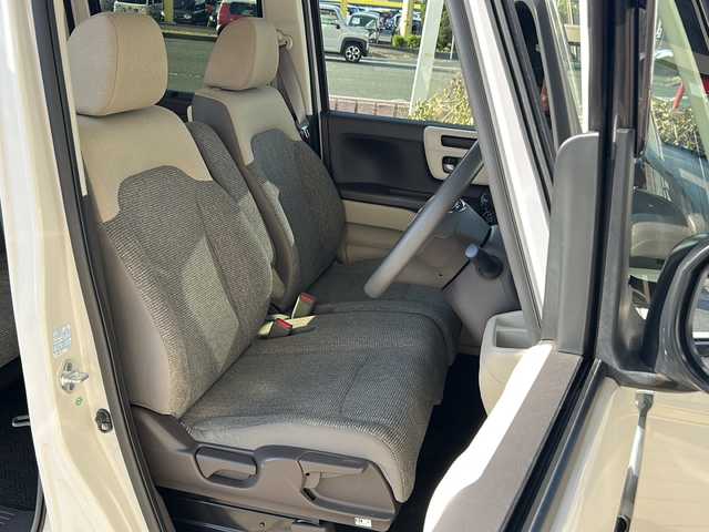 ホンダ Ｎ ＢＯＸ G L ホンダセンシング 静岡県 2018(平30)年 1.8万km プレミアムホワイトパールⅡ ホンダセンシング/・バックカメラ/・クルーズコントロール/・プリクラッシュ/・レーンキープアシスト/純正ナビ/・フルセグTV/・DVD/・CD/・Bluetooth/・ラジオ/主要装備/・ワンオーナー/・ドアバイザー/・プッシュスタート/・片側パワースライドドア/・ETC/・パワーステアリング/・パワーウィンドウ/・純正フロアマット/・オートライト