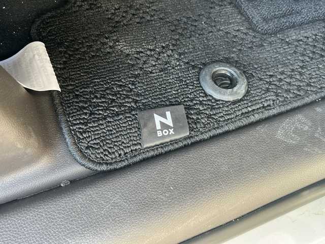 ホンダ Ｎ ＢＯＸ G L ホンダセンシング 静岡県 2018(平30)年 1.8万km プレミアムホワイトパールⅡ ホンダセンシング/・バックカメラ/・クルーズコントロール/・プリクラッシュ/・レーンキープアシスト/純正ナビ/・フルセグTV/・DVD/・CD/・Bluetooth/・ラジオ/主要装備/・ワンオーナー/・ドアバイザー/・プッシュスタート/・片側パワースライドドア/・ETC/・パワーステアリング/・パワーウィンドウ/・純正フロアマット/・オートライト