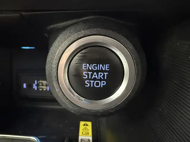 トヨタ ハリアー Z 愛知県 2020(令2)年 4.9万km プレシャスブラックパール JBLプレミアムサウンド/トヨタセーフティーセンス/　・プリクラッシュセーフティー/　・レーントレーシングアシスト/　・レーダークルーズコントロール/　・アダプティブハイビーム/　・プロアクティブドライビングアシスト/純正T-connectナビ/　・Bluetoot/　・フルセグTV/　・AM/FM/　・AppleCarplay/　・AndroidAuto/ヘッドアップディスプレイ/ブラインドスポットモニター/前後ドライブレコーダー/デジタルインナーミラー/ビルトインETC2.0/アラウンドビューモニター/パワーバックドア/パワーシート/ハーフレザーシート/ステアリングリモコン/純正フロアマット/純正LEDヘッドライト/純正19インチAW