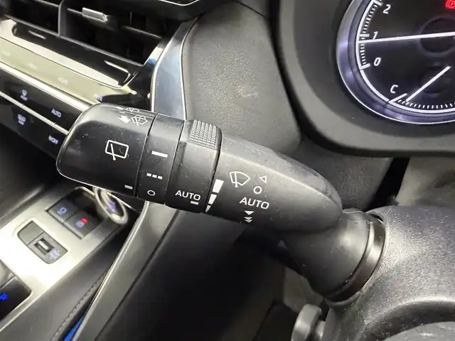 トヨタ ハリアー Z 愛知県 2020(令2)年 4.9万km プレシャスブラックパール JBLプレミアムサウンド/トヨタセーフティーセンス/　・プリクラッシュセーフティー/　・レーントレーシングアシスト/　・レーダークルーズコントロール/　・アダプティブハイビーム/　・プロアクティブドライビングアシスト/純正T-connectナビ/　・Bluetoot/　・フルセグTV/　・AM/FM/　・AppleCarplay/　・AndroidAuto/ヘッドアップディスプレイ/ブラインドスポットモニター/前後ドライブレコーダー/デジタルインナーミラー/ビルトインETC2.0/アラウンドビューモニター/パワーバックドア/パワーシート/ハーフレザーシート/ステアリングリモコン/純正フロアマット/純正LEDヘッドライト/純正19インチAW