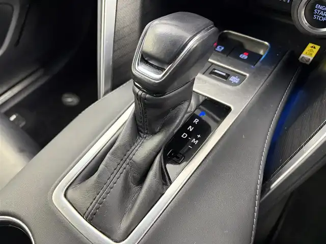 トヨタ ハリアー Z 愛知県 2020(令2)年 4.9万km プレシャスブラックパール JBLプレミアムサウンド/トヨタセーフティーセンス/　・プリクラッシュセーフティー/　・レーントレーシングアシスト/　・レーダークルーズコントロール/　・アダプティブハイビーム/　・プロアクティブドライビングアシスト/純正T-connectナビ/　・Bluetoot/　・フルセグTV/　・AM/FM/　・AppleCarplay/　・AndroidAuto/ヘッドアップディスプレイ/ブラインドスポットモニター/前後ドライブレコーダー/デジタルインナーミラー/ビルトインETC2.0/アラウンドビューモニター/パワーバックドア/パワーシート/ハーフレザーシート/ステアリングリモコン/純正フロアマット/純正LEDヘッドライト/純正19インチAW