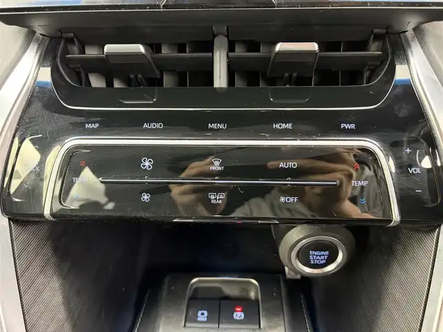 トヨタ ハリアー Z 愛知県 2020(令2)年 4.9万km プレシャスブラックパール JBLプレミアムサウンド/トヨタセーフティーセンス/　・プリクラッシュセーフティー/　・レーントレーシングアシスト/　・レーダークルーズコントロール/　・アダプティブハイビーム/　・プロアクティブドライビングアシスト/純正T-connectナビ/　・Bluetoot/　・フルセグTV/　・AM/FM/　・AppleCarplay/　・AndroidAuto/ヘッドアップディスプレイ/ブラインドスポットモニター/前後ドライブレコーダー/デジタルインナーミラー/ビルトインETC2.0/アラウンドビューモニター/パワーバックドア/パワーシート/ハーフレザーシート/ステアリングリモコン/純正フロアマット/純正LEDヘッドライト/純正19インチAW