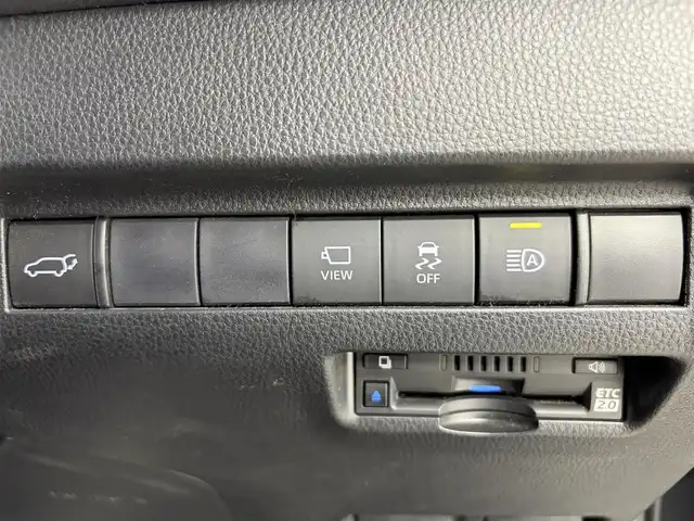 トヨタ ハリアー Z 愛知県 2020(令2)年 4.9万km プレシャスブラックパール JBLプレミアムサウンド/トヨタセーフティーセンス/　・プリクラッシュセーフティー/　・レーントレーシングアシスト/　・レーダークルーズコントロール/　・アダプティブハイビーム/　・プロアクティブドライビングアシスト/純正T-connectナビ/　・Bluetoot/　・フルセグTV/　・AM/FM/　・AppleCarplay/　・AndroidAuto/ヘッドアップディスプレイ/ブラインドスポットモニター/前後ドライブレコーダー/デジタルインナーミラー/ビルトインETC2.0/アラウンドビューモニター/パワーバックドア/パワーシート/ハーフレザーシート/ステアリングリモコン/純正フロアマット/純正LEDヘッドライト/純正19インチAW