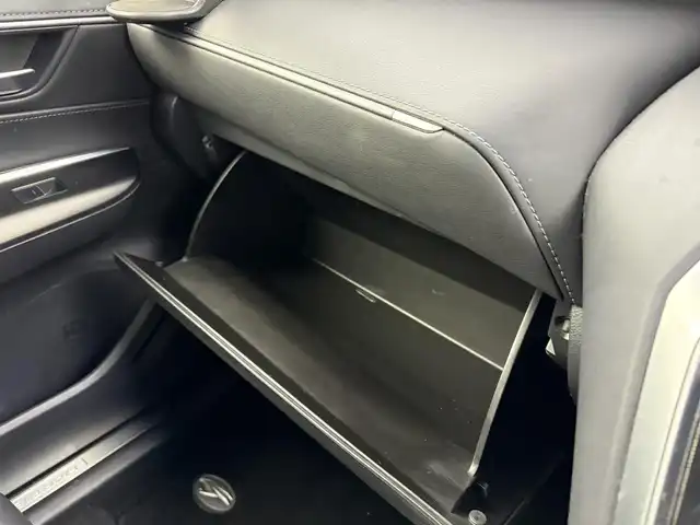 トヨタ ハリアー Z 愛知県 2020(令2)年 4.9万km プレシャスブラックパール JBLプレミアムサウンド/トヨタセーフティーセンス/　・プリクラッシュセーフティー/　・レーントレーシングアシスト/　・レーダークルーズコントロール/　・アダプティブハイビーム/　・プロアクティブドライビングアシスト/純正T-connectナビ/　・Bluetoot/　・フルセグTV/　・AM/FM/　・AppleCarplay/　・AndroidAuto/ヘッドアップディスプレイ/ブラインドスポットモニター/前後ドライブレコーダー/デジタルインナーミラー/ビルトインETC2.0/アラウンドビューモニター/パワーバックドア/パワーシート/ハーフレザーシート/ステアリングリモコン/純正フロアマット/純正LEDヘッドライト/純正19インチAW