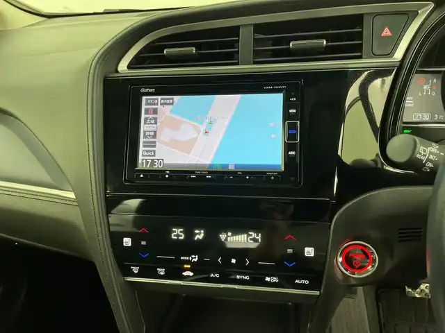 ホンダ シャトル ハイブリッド X ホンダセンシング 鹿児島県 2019(令1)年 5万km クリスタルブラックパール 純正SDナビ/（AM/FM/CD/DVD/Bluetooth/フルセグ）/バックカメラ/ホンダセンシング/レーダークルーズコントロール/レーンキープアシスト/衝突被害軽減ブレーキ/シートヒーター/ETC/ステアリングリモコン/前後ドライブレコーダー/純正フロアマット/スマートキー/プッシュスタート/オートエアコン/オートライト/LEDヘッドライト