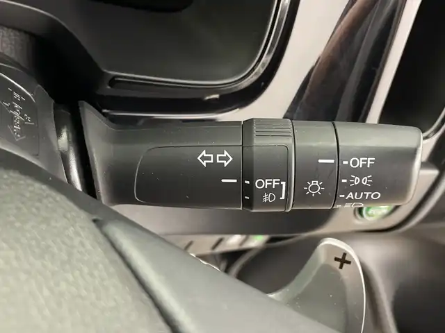 ホンダ シャトル ハイブリッド X ホンダセンシング 鹿児島県 2019(令1)年 5万km クリスタルブラックパール 純正SDナビ/（AM/FM/CD/DVD/Bluetooth/フルセグ）/バックカメラ/ホンダセンシング/レーダークルーズコントロール/レーンキープアシスト/衝突被害軽減ブレーキ/シートヒーター/ETC/ステアリングリモコン/前後ドライブレコーダー/純正フロアマット/スマートキー/プッシュスタート/オートエアコン/オートライト/LEDヘッドライト