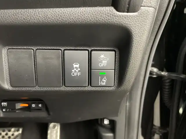 ホンダ シャトル ハイブリッド X ホンダセンシング 鹿児島県 2019(令1)年 5万km クリスタルブラックパール 純正SDナビ/（AM/FM/CD/DVD/Bluetooth/フルセグ）/バックカメラ/ホンダセンシング/レーダークルーズコントロール/レーンキープアシスト/衝突被害軽減ブレーキ/シートヒーター/ETC/ステアリングリモコン/前後ドライブレコーダー/純正フロアマット/スマートキー/プッシュスタート/オートエアコン/オートライト/LEDヘッドライト