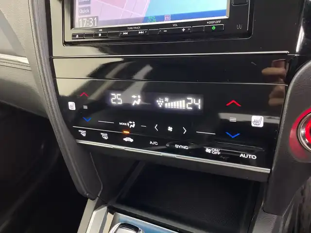 ホンダ シャトル ハイブリッド X ホンダセンシング 鹿児島県 2019(令1)年 5万km クリスタルブラックパール 純正SDナビ/（AM/FM/CD/DVD/Bluetooth/フルセグ）/バックカメラ/ホンダセンシング/レーダークルーズコントロール/レーンキープアシスト/衝突被害軽減ブレーキ/シートヒーター/ETC/ステアリングリモコン/前後ドライブレコーダー/純正フロアマット/スマートキー/プッシュスタート/オートエアコン/オートライト/LEDヘッドライト