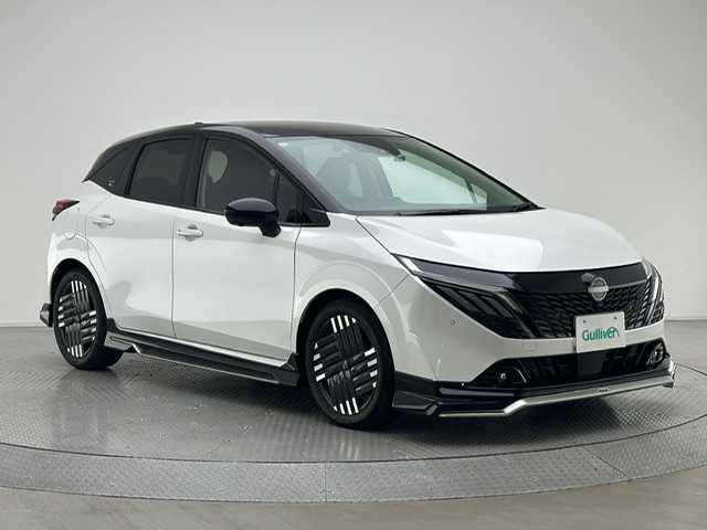 日産 オーラ G レザーエディション 兵庫県 2024(令6)年 0.2万km ピュアホワイトパール / スーパーブラック 2トーン 純正コネクトナビ(Bluetooth/フルセグ/HDMI)/全方位カメラ/デジタルインナーミラー/パワーシート/シートヒーター/レザーシート/AWINエアロ/前後コーナーセンサー/オートライト/オートマチックハイビーム/LEDヘッドライト/ドライブレコーダー/ステアリングヒーター/ブラインドスポットモニター/純正17インチアルミホイール