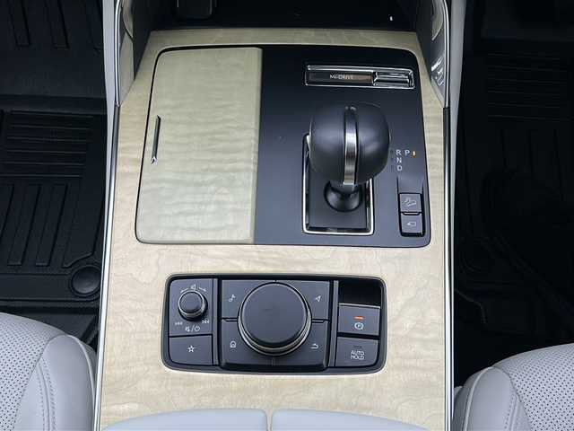 マツダ ＣＸ－６０ XD HV プレミアムモダン 山口県 2023(令5)年 1.2万km プラチナクォーツメタリック サンルーフ/白レザーシート/前席パワーシート(右前席メモリー付き)/前席エアシート/全席シートヒーター/純正ナビ/HDMI/USB/BT/フルセグTV/全周囲カメラ/BOSEサウンド/純正LEDヘッドライト/純正フォグランプ/オートライト/オートハイビーム/純正２０インチアルミホイール/パワーバックドア/革巻きステアリング/ステアリングスイッチ/ステアリングヒーター/パドルシフト/クルーズコントロール/DAC/衝突被害軽減ブレーキ/LKA/BSM/横滑り防止/コーナーセンサー/アイドリングストップ/オートパーキングホールド/スマートキー×２/ドライブレコーダー/純正フロアマット/社外ダッシュボードマット/電動格納ウインカードアミラー