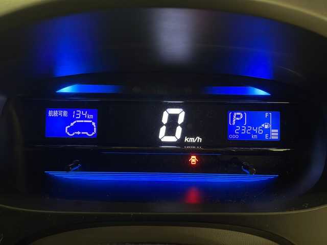 ダイハツ ミラ イース X 熊本県 2015(平27)年 2.4万km ブライトシルバーメタリック 純正ナビ(TV/CD/ラジオ)/バックカメラ/純正フロアマット/純正14インチAW/ハロゲンヘッドライト/リモコンキー/スペアキー