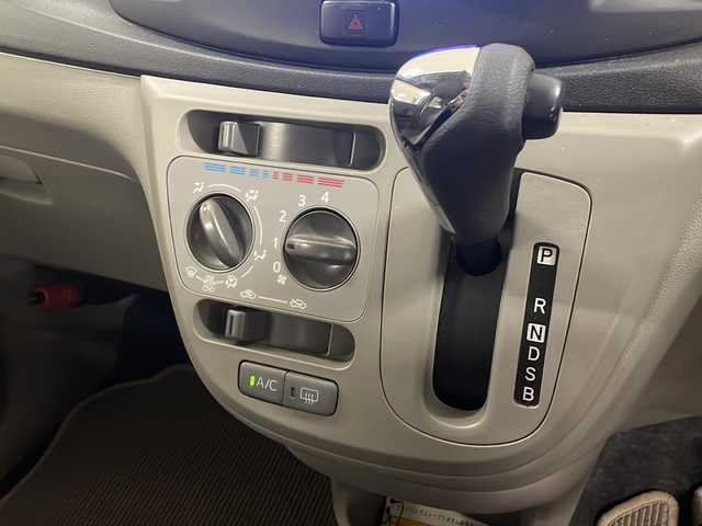 ダイハツ ミラ イース X 熊本県 2015(平27)年 2.4万km ブライトシルバーメタリック 純正ナビ(TV/CD/ラジオ)/バックカメラ/純正フロアマット/純正14インチAW/ハロゲンヘッドライト/リモコンキー/スペアキー