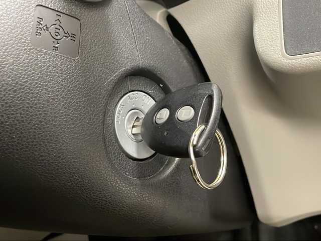 ダイハツ ミラ イース X 熊本県 2015(平27)年 2.4万km ブライトシルバーメタリック 純正ナビ(TV/CD/ラジオ)/バックカメラ/純正フロアマット/純正14インチAW/ハロゲンヘッドライト/リモコンキー/スペアキー