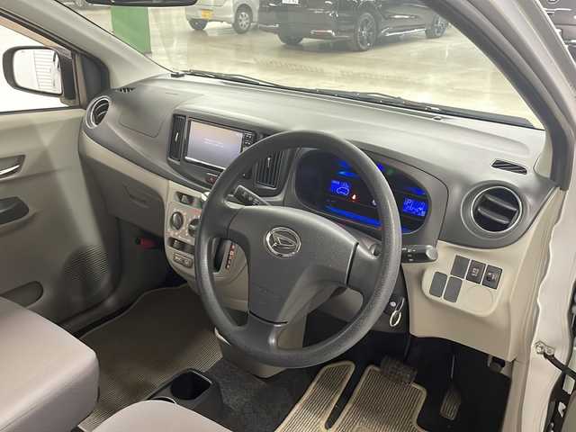 ダイハツ ミラ イース X 熊本県 2015(平27)年 2.4万km ブライトシルバーメタリック 純正ナビ(TV/CD/ラジオ)/バックカメラ/純正フロアマット/純正14インチAW/ハロゲンヘッドライト/リモコンキー/スペアキー