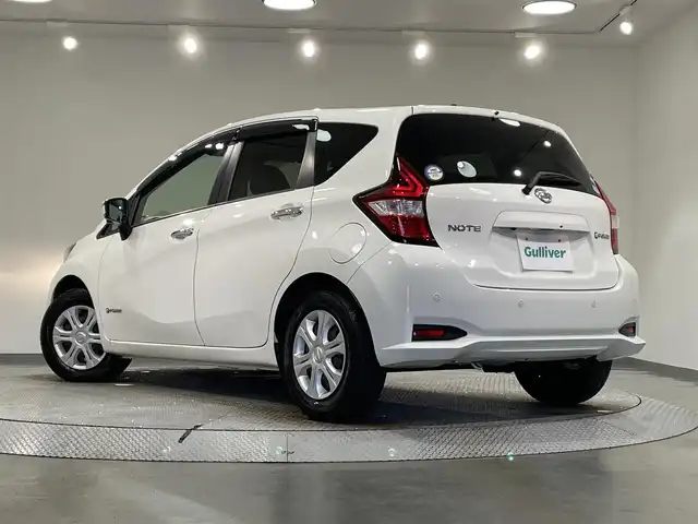 日産 ノート e－パワー B 愛知県 2020(令2)年 6.8万km ホワイト ＫＥＮＷＯＯＤナビ/アラウンドビューモニター/エマージェンシーブレーキ/車線逸脱警報/クリアランスソナー/デジタルインナーミラー/ビルトインＥＴＣ/アクセサリーソケット/ＩＳＯＦＩＸ/ＣＤ/ＤＶＤ/Ｂｌｕｅｔｏｏｔｈ/電動格納ミラー/フロアマット