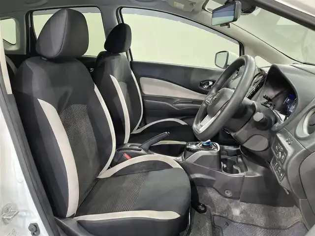 日産 ノート e－パワー B 愛知県 2020(令2)年 6.8万km ホワイト ＫＥＮＷＯＯＤナビ/アラウンドビューモニター/エマージェンシーブレーキ/車線逸脱警報/クリアランスソナー/デジタルインナーミラー/ビルトインＥＴＣ/アクセサリーソケット/ＩＳＯＦＩＸ/ＣＤ/ＤＶＤ/Ｂｌｕｅｔｏｏｔｈ/電動格納ミラー/フロアマット
