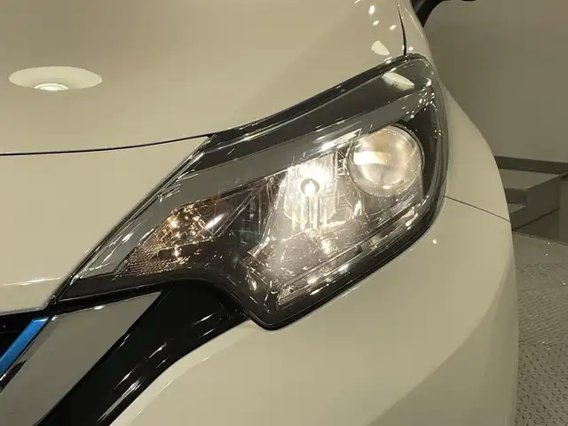 日産 ノート e－パワー B 愛知県 2020(令2)年 6.8万km ホワイト ＫＥＮＷＯＯＤナビ/アラウンドビューモニター/エマージェンシーブレーキ/車線逸脱警報/クリアランスソナー/デジタルインナーミラー/ビルトインＥＴＣ/アクセサリーソケット/ＩＳＯＦＩＸ/ＣＤ/ＤＶＤ/Ｂｌｕｅｔｏｏｔｈ/電動格納ミラー/フロアマット