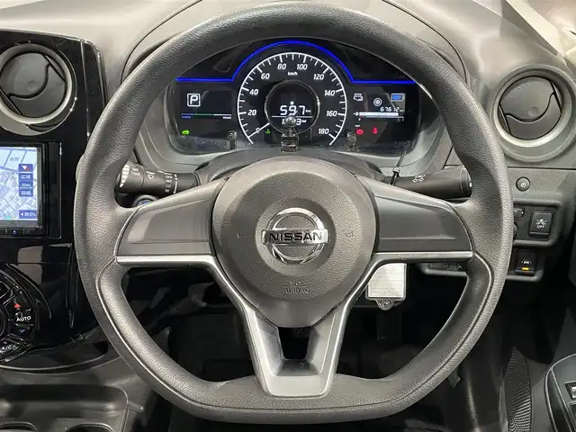 日産 ノート e－パワー B 愛知県 2020(令2)年 6.8万km ホワイト ＫＥＮＷＯＯＤナビ/アラウンドビューモニター/エマージェンシーブレーキ/車線逸脱警報/クリアランスソナー/デジタルインナーミラー/ビルトインＥＴＣ/アクセサリーソケット/ＩＳＯＦＩＸ/ＣＤ/ＤＶＤ/Ｂｌｕｅｔｏｏｔｈ/電動格納ミラー/フロアマット