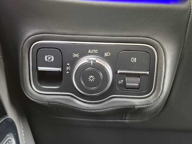 メルセデス・ベンツ ゲレンデヴァーゲン Ｇ４５０ｄ ローンチエディション 大阪府 2024(令6)年 0.1万km パール /禁煙車//ワンオーナー車//正規D車//左ハンドル//OPカラー(オパリスホワイト)//チタニウムグレー内装色//ダイヤモンドステッチナッパレザーシート//ナッパレザーダッシュボード//前席リラクゼーション機能//前後席シートヒーター・前席エアシート//ガラススライディングルーフ//ボディ同色スペアタイヤリング//MBUX12.3インチメディアディスプレイ/・FM・AM・BT・フルセグTV・Applecarplay・AndroidAuto//ブルメスター3Dサラウンドサウンド//360度カメラ//ETC2.0//マルチビームLEDヘッドライト//アダプティブハイビームアシスト＋//ブラインドスポットアシスト//アクティブレーンキーピングアシスト//アクティブパーキングアシスト//キーレスゴー//ディーラーオプションデジタルインナーミラー型前後ドラレコ//純正AMG20インチアルミホイール//保証書//取扱説明書//スペアキー