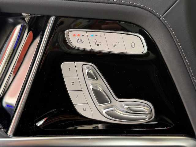 メルセデス・ベンツ ゲレンデヴァーゲン Ｇ４５０ｄ ローンチエディション 大阪府 2024(令6)年 0.1万km パール /禁煙車//ワンオーナー車//正規D車//左ハンドル//OPカラー(オパリスホワイト)//チタニウムグレー内装色//ダイヤモンドステッチナッパレザーシート//ナッパレザーダッシュボード//前席リラクゼーション機能//前後席シートヒーター・前席エアシート//ガラススライディングルーフ//ボディ同色スペアタイヤリング//MBUX12.3インチメディアディスプレイ/・FM・AM・BT・フルセグTV・Applecarplay・AndroidAuto//ブルメスター3Dサラウンドサウンド//360度カメラ//ETC2.0//マルチビームLEDヘッドライト//アダプティブハイビームアシスト＋//ブラインドスポットアシスト//アクティブレーンキーピングアシスト//アクティブパーキングアシスト//キーレスゴー//ディーラーオプションデジタルインナーミラー型前後ドラレコ//純正AMG20インチアルミホイール//保証書//取扱説明書//スペアキー