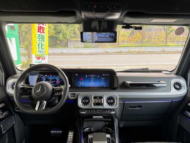 メルセデス・ベンツ ゲレンデヴァーゲン Ｇ４５０ｄ ローンチエディション 大阪府 2024(令6)年 0.1万km パール /禁煙車//ワンオーナー車//正規D車//左ハンドル//OPカラー(オパリスホワイト)//チタニウムグレー内装色//ダイヤモンドステッチナッパレザーシート//ナッパレザーダッシュボード//前席リラクゼーション機能//前後席シートヒーター・前席エアシート//ガラススライディングルーフ//ボディ同色スペアタイヤリング//MBUX12.3インチメディアディスプレイ/・FM・AM・BT・フルセグTV・Applecarplay・AndroidAuto//ブルメスター3Dサラウンドサウンド//360度カメラ//ETC2.0//マルチビームLEDヘッドライト//アダプティブハイビームアシスト＋//ブラインドスポットアシスト//アクティブレーンキーピングアシスト//アクティブパーキングアシスト//キーレスゴー//ディーラーオプションデジタルインナーミラー型前後ドラレコ//純正AMG20インチアルミホイール//保証書//取扱説明書//スペアキー