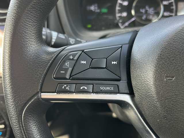 日産 ノート e－パワー X 福岡県 2017(平29)年 9.1万km プレミアムコロナオレンジ 純正7インチメモリナビ（MJ116D-W）/（AM/FM/CD/Bluetooth/フルセグTV/SD）/全方位カメラ/デジタルインナーミラー/オートライト/横滑り防止装置/衝突被害軽減システム/盗難防止装置/アイドリングストップ/プッシュスタートボタン/スマートキー/スペアキー1本/純正フロアマット/純正LEDヘッドライト/ETC/ドライブレコーダー