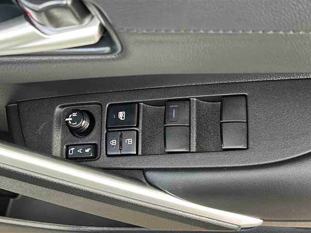 トヨタ カローラ クロス ハイブリッド Z 千葉県 2023(令5)年 1.5万km プラチナホワイトパールマイカ ワンオーナー/純正HDDナビ/フルセグテレビ/Bluetooth/バックカメラ/クルーズコントロール/ビルトインETC/ドラレコ前後/パワーシート（D席）/シートヒーター（前列）/ハーフレザーシート/パワーバックドア/プリクラッシュセーフティシステム/レーダークルーズコントロール/ブラインドスポットモニター/リヤクロストラフィックアラート/パーキングサポートブレーキ/ロードサインアシスト/スペアキー×１/スマートキー/純正アルミホイール/保証書・取扱説明書