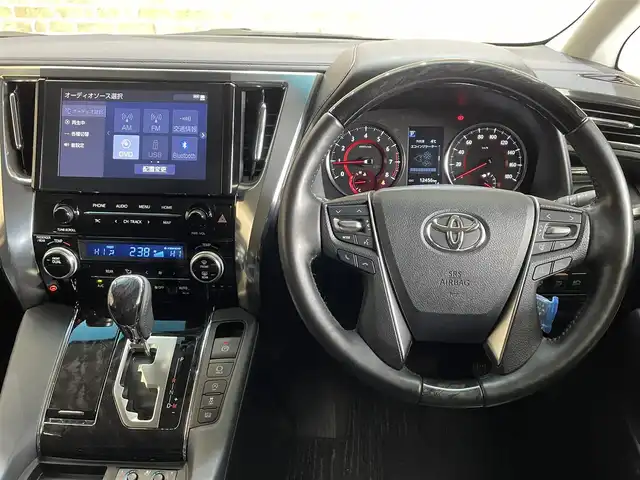 トヨタ アルファード S Cパッケージ 岩手県 2021(令3)年 1.3万km ホワイトパールクリスタルシャイン ワンオーナー/４WD/パワーバックドア/両側パワースライドドア/３眼LEDヘッドランプ/デジタルインナーミラー/エグゼクティブパワーシート/トヨタセーフティセンス/プリクラッシュセーフティ/レーダークルーズコントロール/レーントレーシングアシスト/アダプティブハイビームシステム/ロードサインアシスト/ブラインドスポットモニター/リヤクロストラフィックアラート/クリアランスソナー/横滑り防止装置/MTモード付AT/合成皮革シート/パワーシート/シートヒーター/シートベンチレーション/ステアリングヒーター/AC100V100Wアクセサリーコンセント/純正ディスプレイオーディオ/バックカメラ/純正18インチアルミホイール