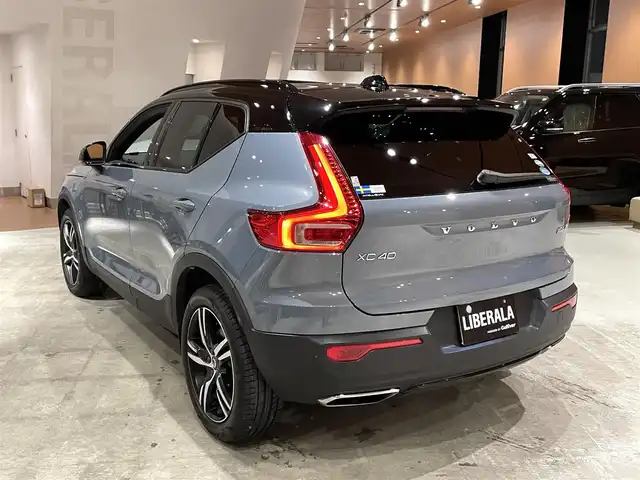ボルボ ＸＣ４０ T4 AWD Rデザイン 道央・札幌 2019(令1)年 3.1万km グレー 電動パノラマガラスサンルーフ/harman/kardonサラウンド/インテリセーフ/　・ACC/　・パイロットアシスト/　・LKA/　・BLIS/　・LCMA/　・CTA/　・360°カメラ/　・パークアシストパイロット/ハーフレザーシ―ト/シートヒーター/ステアリングヒーター/純正HDDナビ/フルセグTV/USB/Bluetooth/LEDヘッドライト/ワイヤレスチャージング/パワーテールゲート