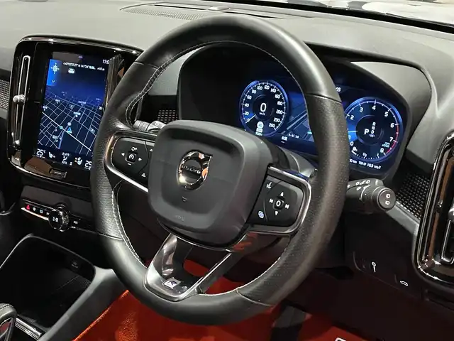 ボルボ ＸＣ４０ T4 AWD Rデザイン 道央・札幌 2019(令1)年 3.1万km グレー 電動パノラマガラスサンルーフ/harman/kardonサラウンド/インテリセーフ/　・ACC/　・パイロットアシスト/　・LKA/　・BLIS/　・LCMA/　・CTA/　・360°カメラ/　・パークアシストパイロット/ハーフレザーシ―ト/シートヒーター/ステアリングヒーター/純正HDDナビ/フルセグTV/USB/Bluetooth/LEDヘッドライト/ワイヤレスチャージング/パワーテールゲート